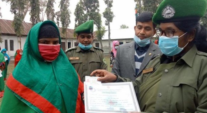 সাদুল্লাপুরে ভোটকেন্দ্রে আনসার-ভিডিপি সদস্য নিয়োগে যাছাই-বাছাই সাদুল্লাপুরে ভোটকেন্দ্রে আনসার-ভিডিপি সদস্য নিয়োগে যাছাই-বাছাই